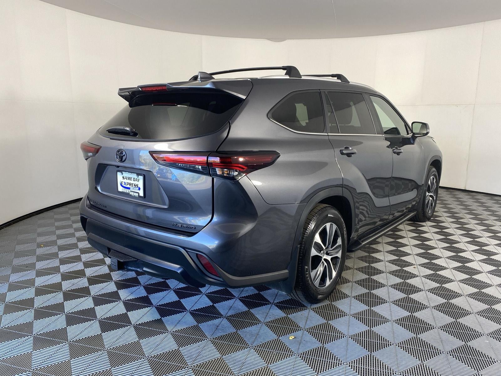 2025 Toyota Highlander XLE
