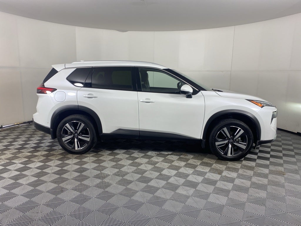 2025 Nissan Rogue SL