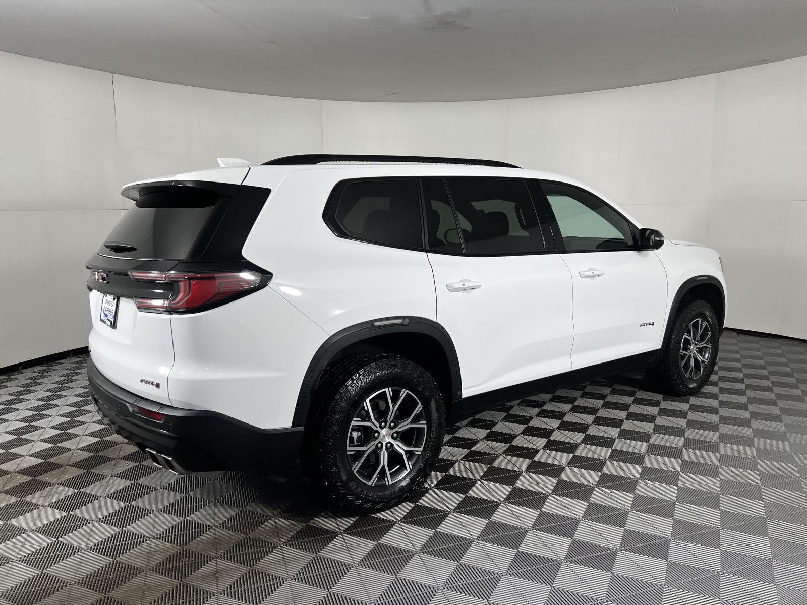2025 GMC Acadia AWD AT4