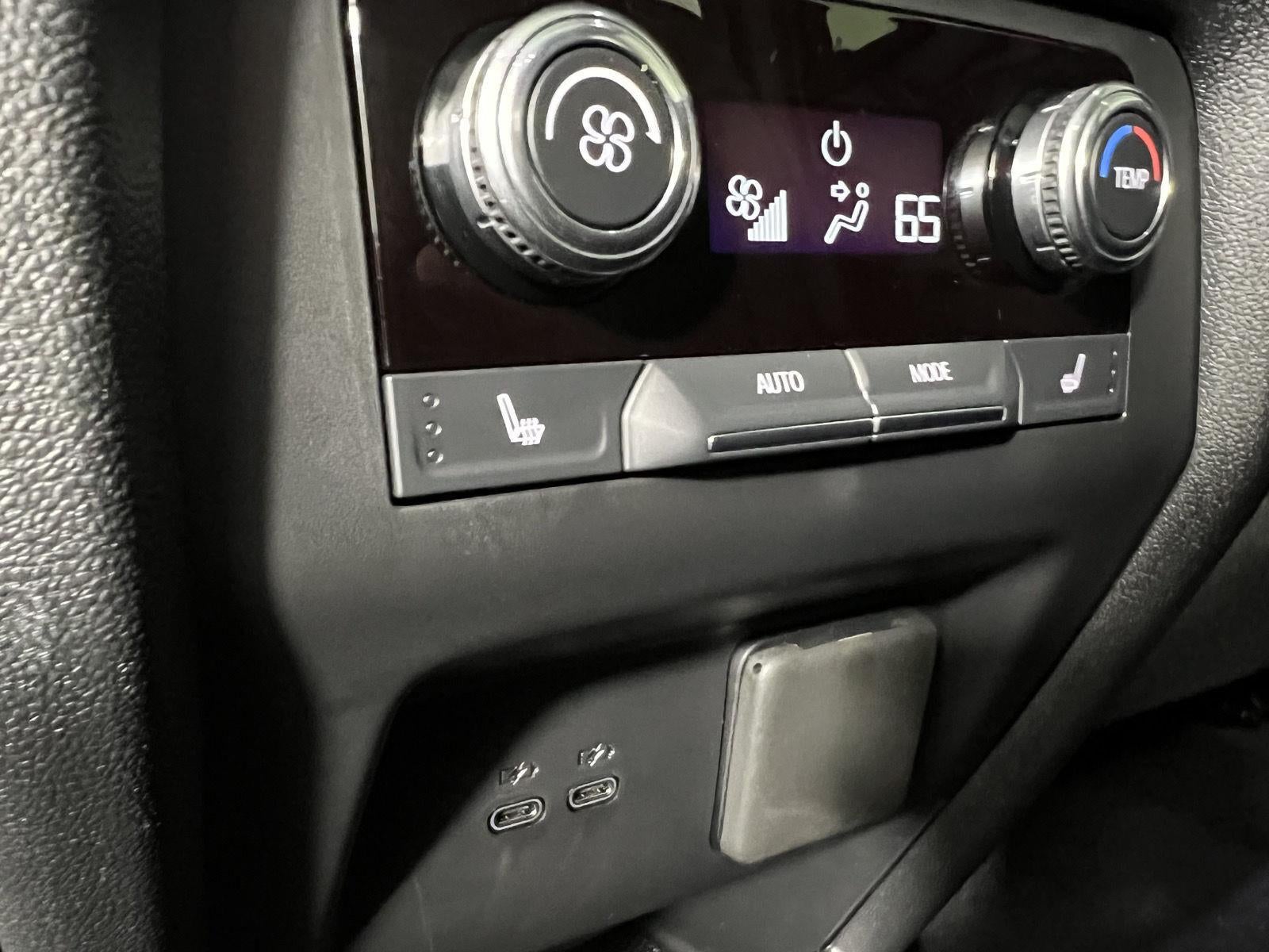 2025 GMC Acadia AWD AT4