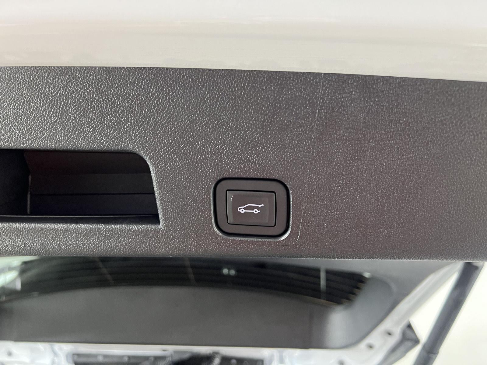 2025 GMC Acadia AWD AT4
