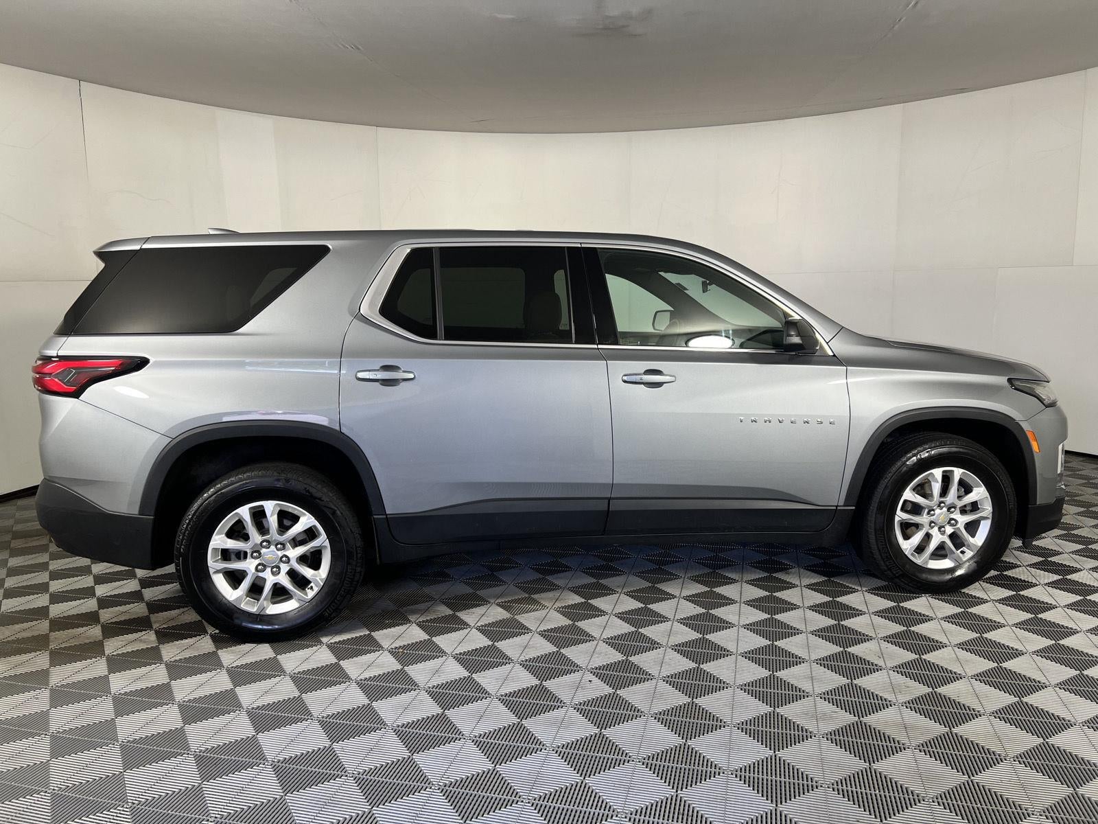 2023 Chevrolet Traverse LS
