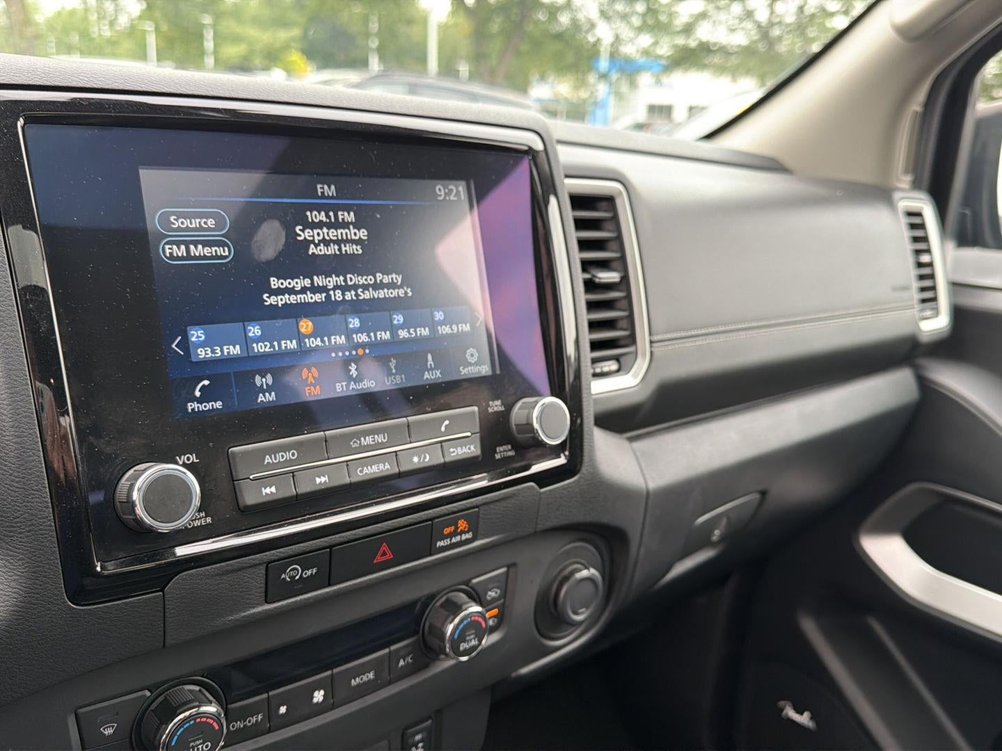 2023 Nissan Frontier SV
