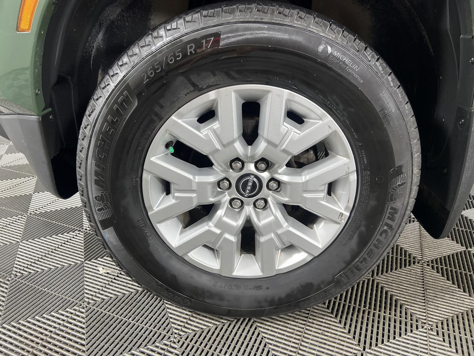 2023 Nissan Frontier SV