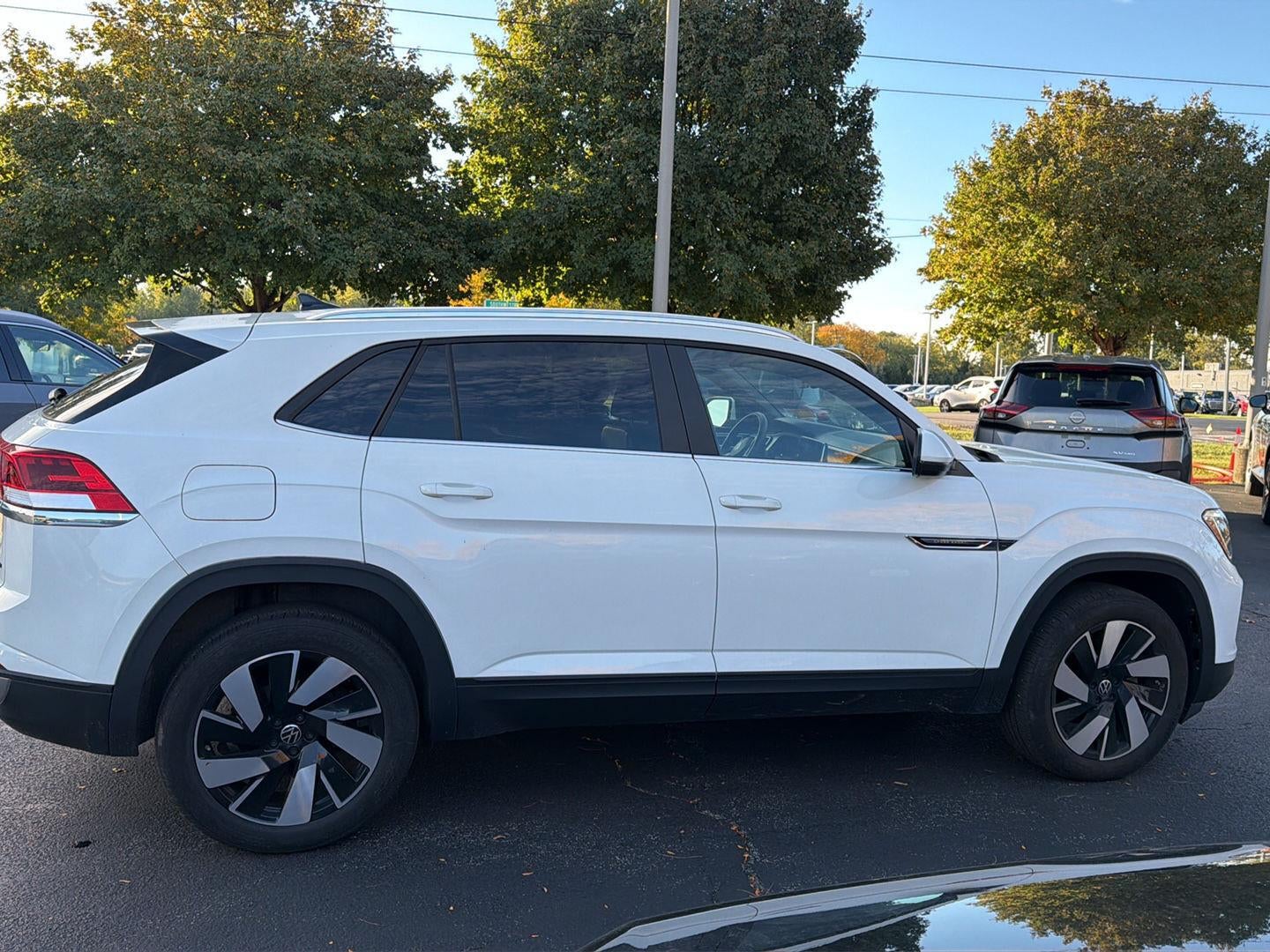 2024 Volkswagen Atlas Cross Sport 2.0T SE w/Technology