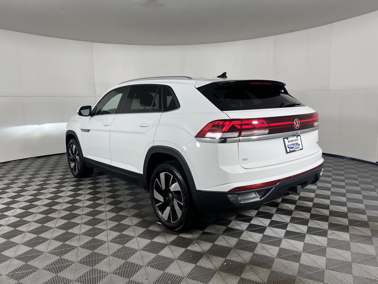 2024 Volkswagen Atlas Cross Sport 2.0T SE w/Technology