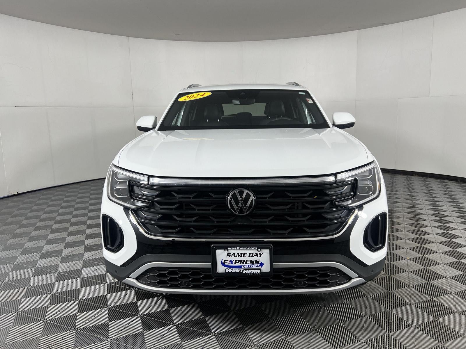 2024 Volkswagen Atlas Cross Sport 2.0T SE w/Technology