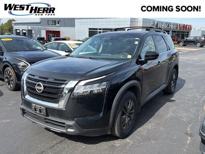 2022 Nissan Pathfinder SV