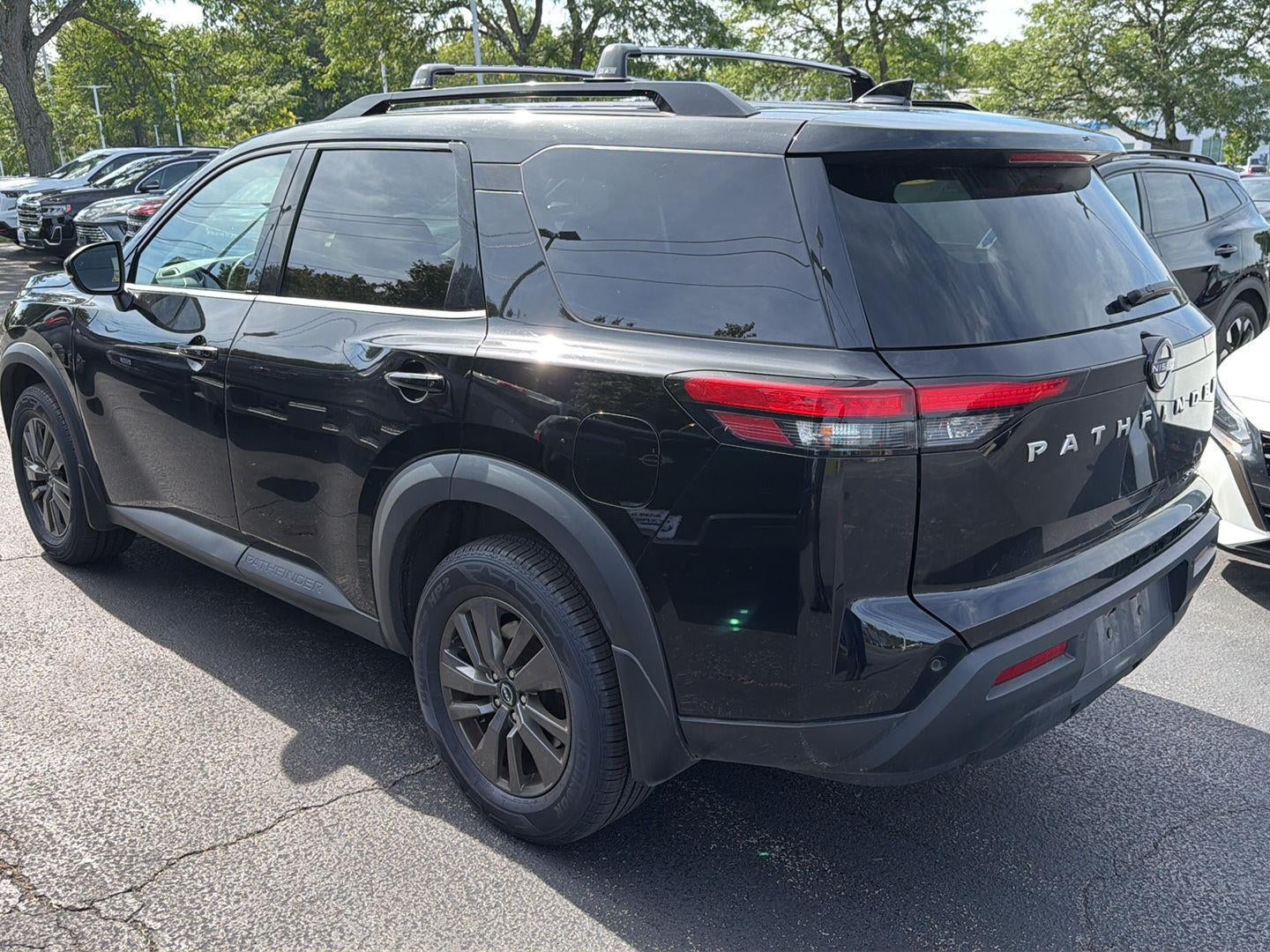 2022 Nissan Pathfinder SV