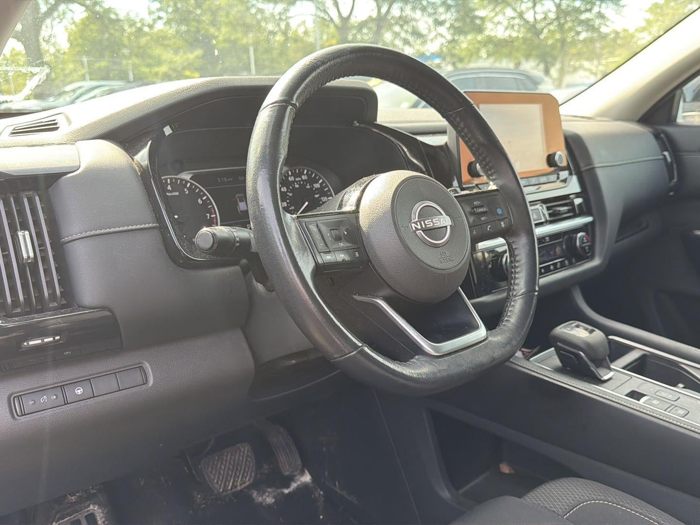 2022 Nissan Pathfinder SV