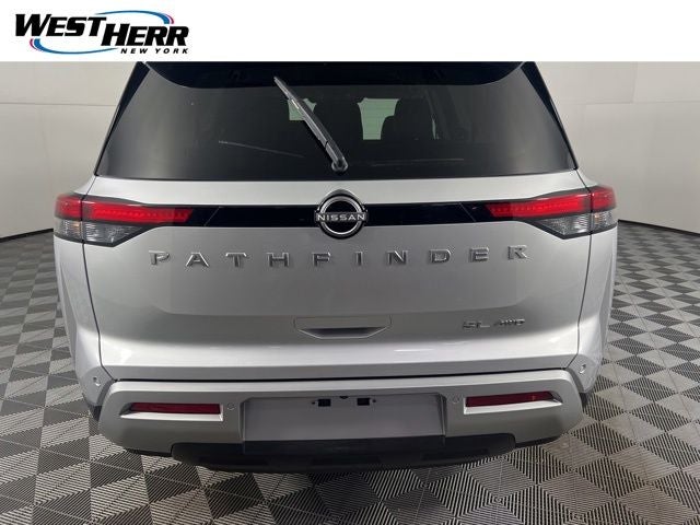 2025 Nissan Pathfinder SL 4WD's photo