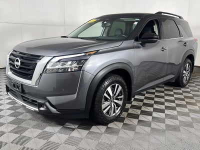 2022 Nissan Pathfinder SL