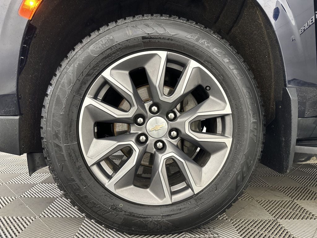 2024 Chevrolet Suburban LT