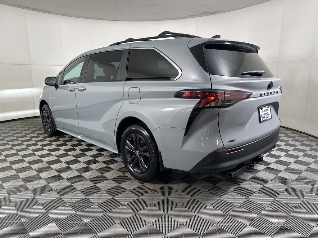 2024 Toyota Sienna Woodland Edition