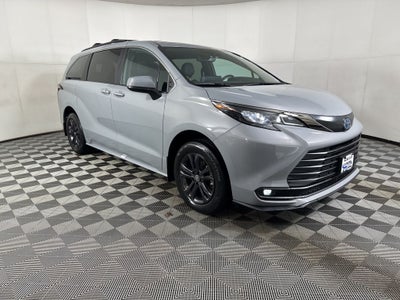 2024 Toyota Sienna Woodland Edition