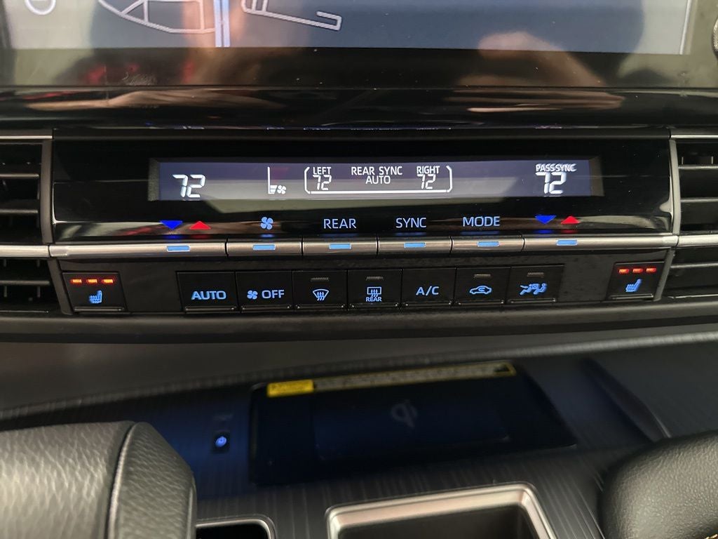 2024 Toyota Sienna Woodland Edition