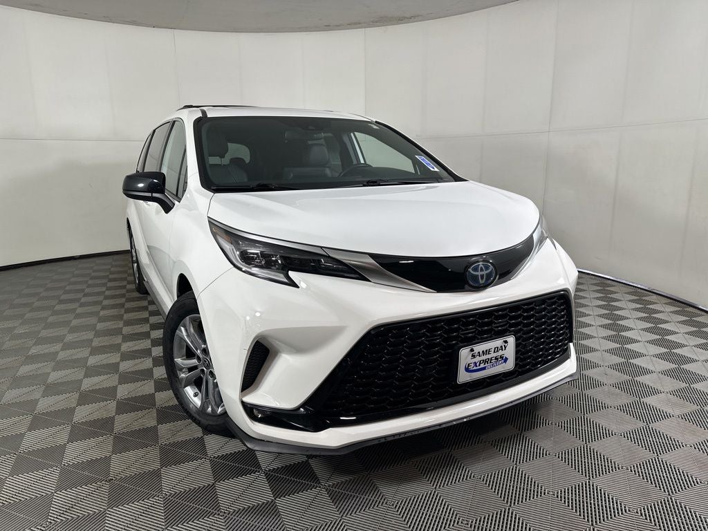 2021 Toyota Sienna XSE 7 Passenger