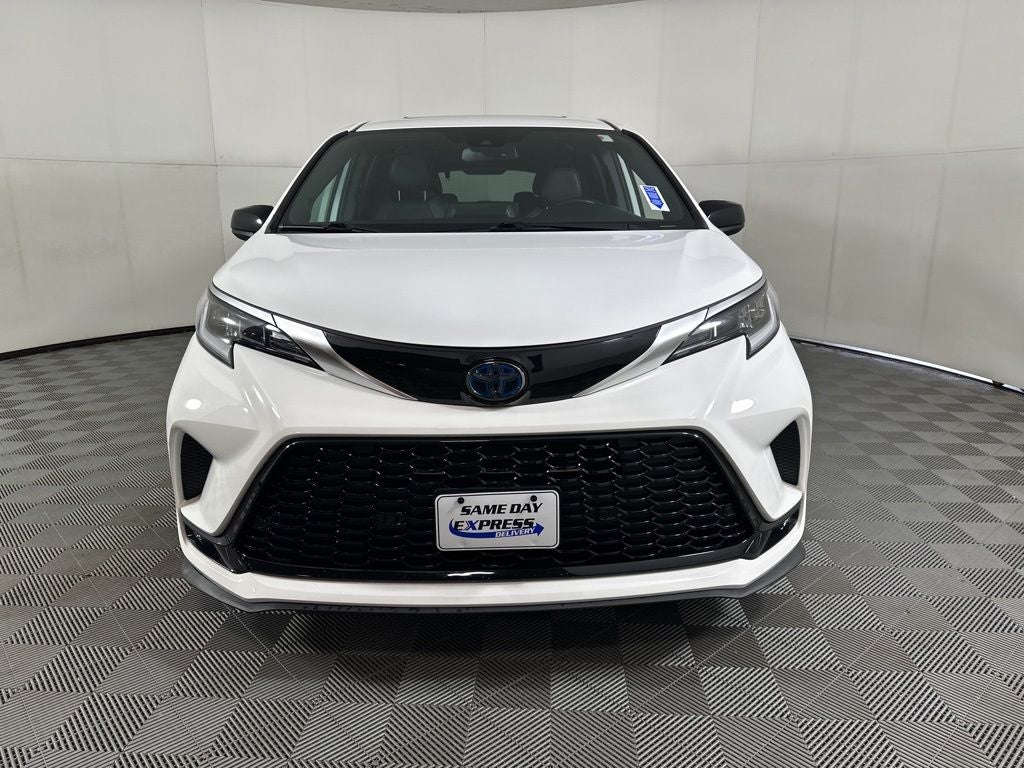 2021 Toyota Sienna XSE 7 Passenger