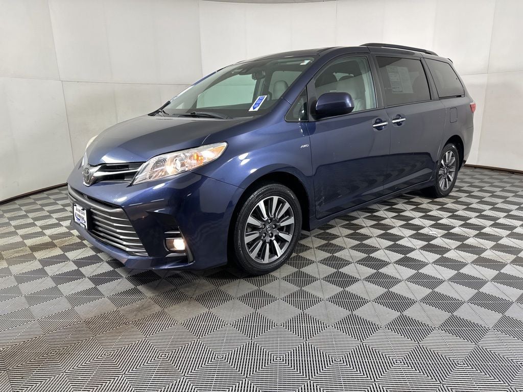 2018 Toyota Sienna XLE 7 Passenger