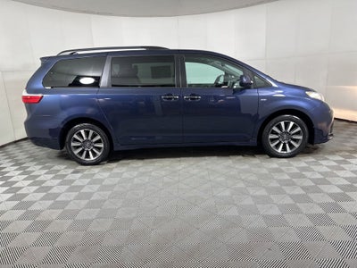 2018 Toyota Sienna XLE 7 Passenger