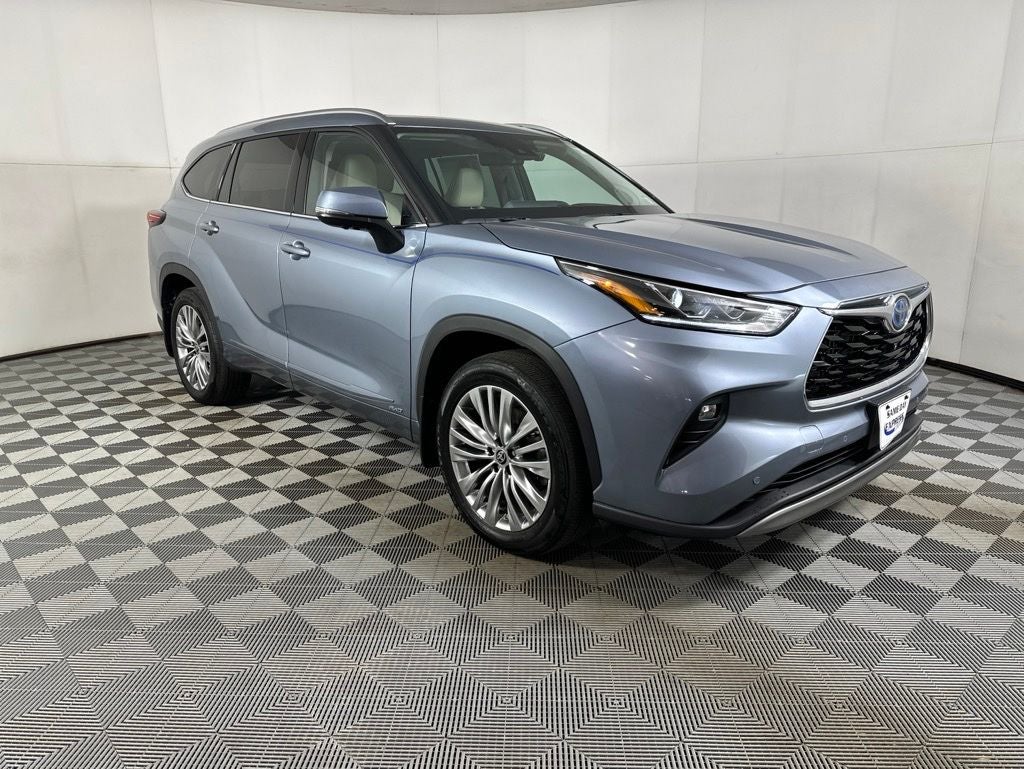 2024 Toyota Highlander Hybrid Platinum