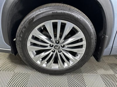 2024 Toyota Highlander Hybrid Platinum