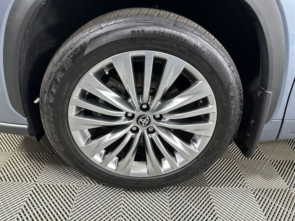 2024 Toyota Highlander Hybrid Platinum