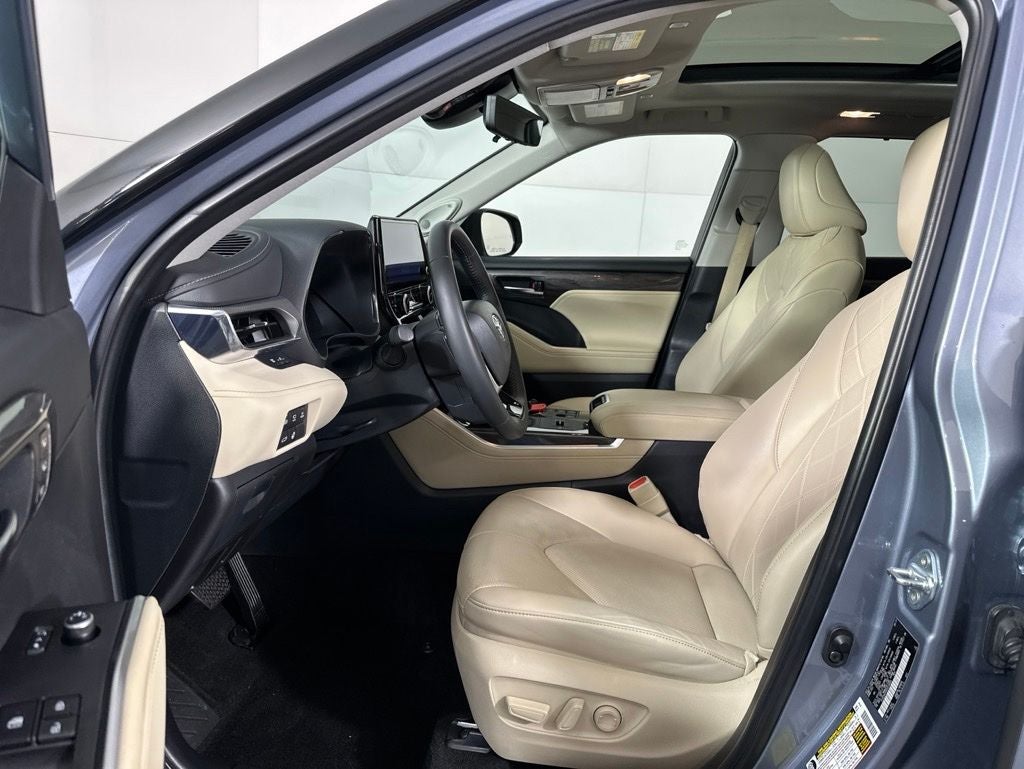 2024 Toyota Highlander Hybrid Platinum