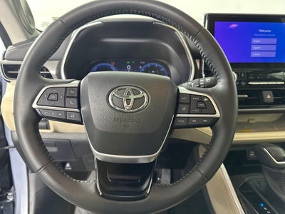 2024 Toyota Highlander Hybrid Platinum