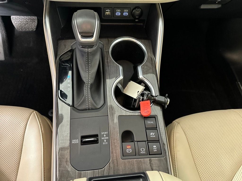 2024 Toyota Highlander Hybrid Platinum