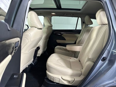 2024 Toyota Highlander Hybrid Platinum