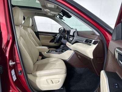 2021 Toyota Highlander Hybrid Platinum