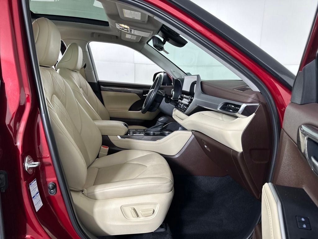 2021 Toyota Highlander Hybrid Platinum