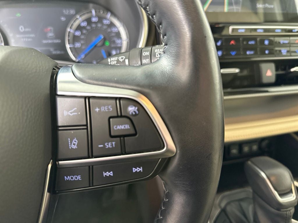 2021 Toyota Highlander Hybrid Platinum