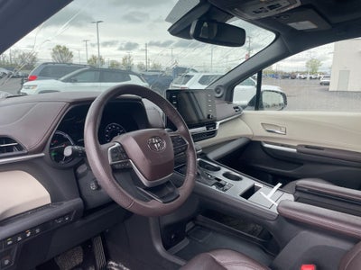 2023 Toyota Sienna Platinum 7 Passenger