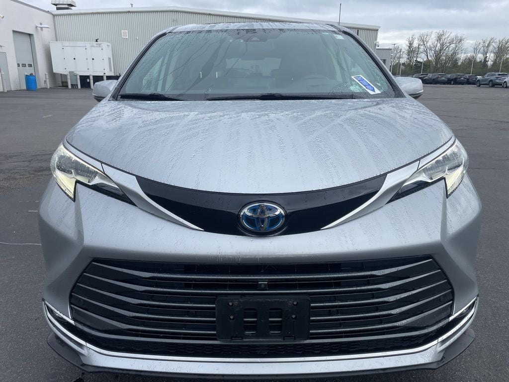 2023 Toyota Sienna Platinum 7 Passenger