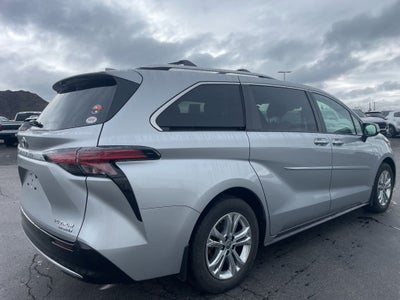 2023 Toyota Sienna Platinum 7 Passenger