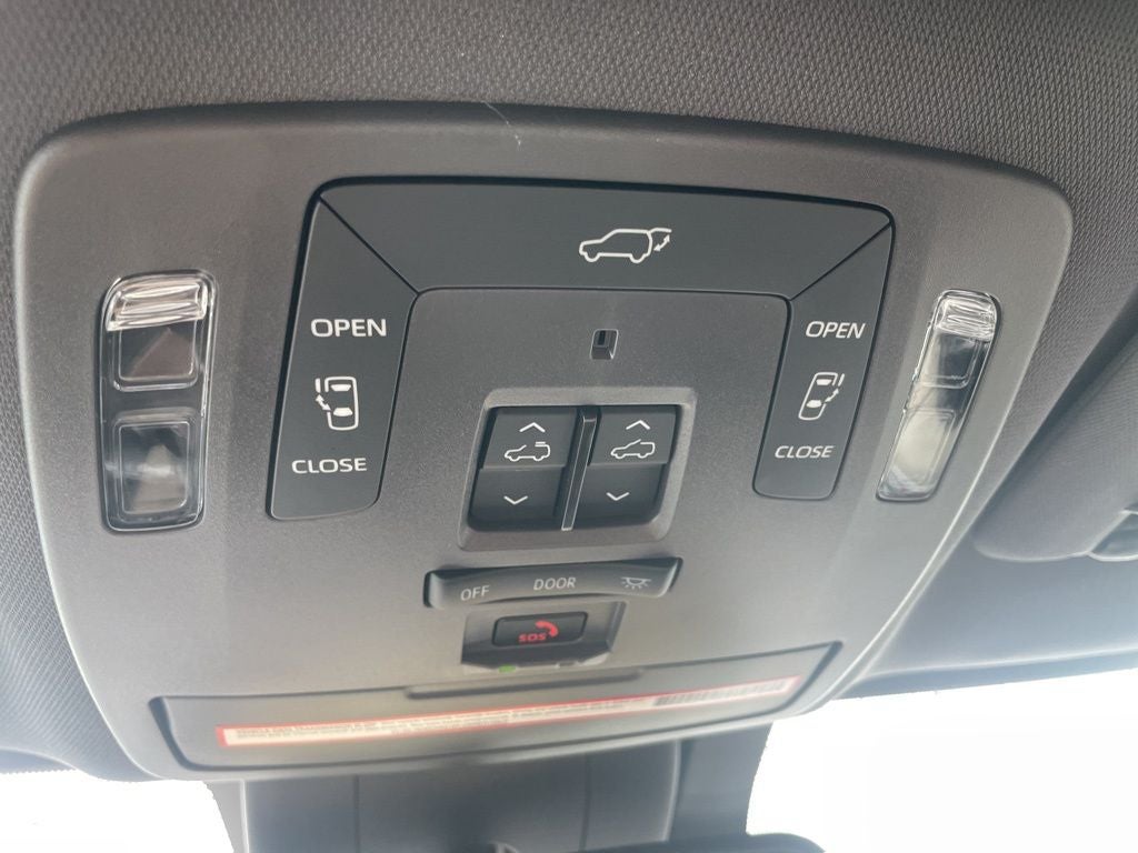 2023 Toyota Sienna Platinum 7 Passenger