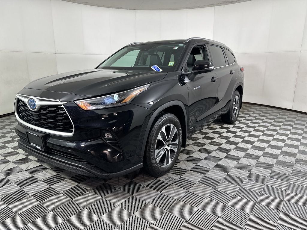 2021 Toyota Highlander Hybrid XLE