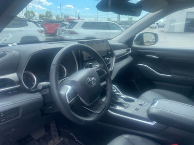 2025 Toyota Highlander Hybrid XLE