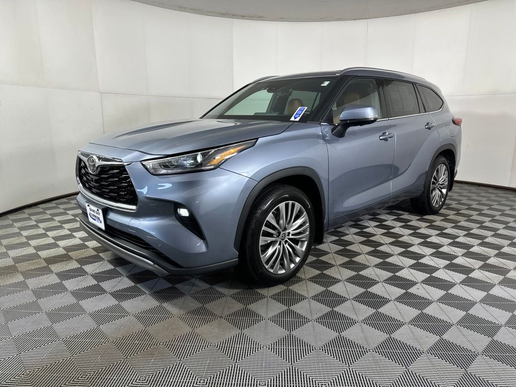 2023 Toyota Highlander Platinum