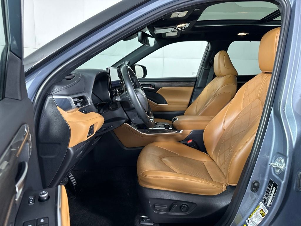 2023 Toyota Highlander Platinum