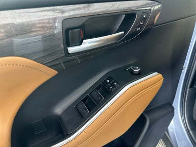 2023 Toyota Highlander Platinum