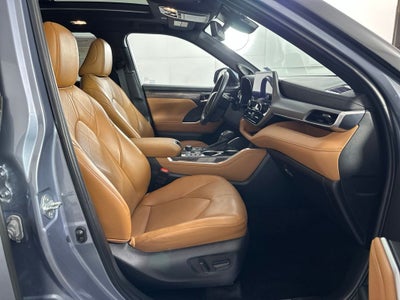 2023 Toyota Highlander Platinum