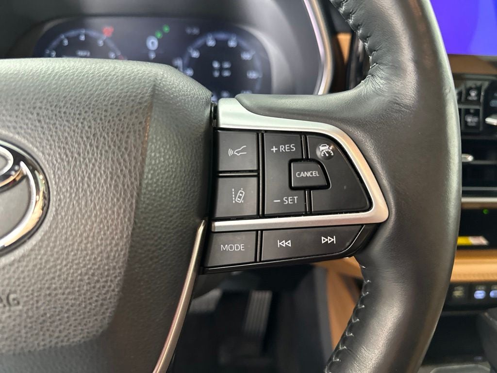 2023 Toyota Highlander Platinum