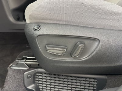 2022 Toyota Sienna LE 8 Passenger
