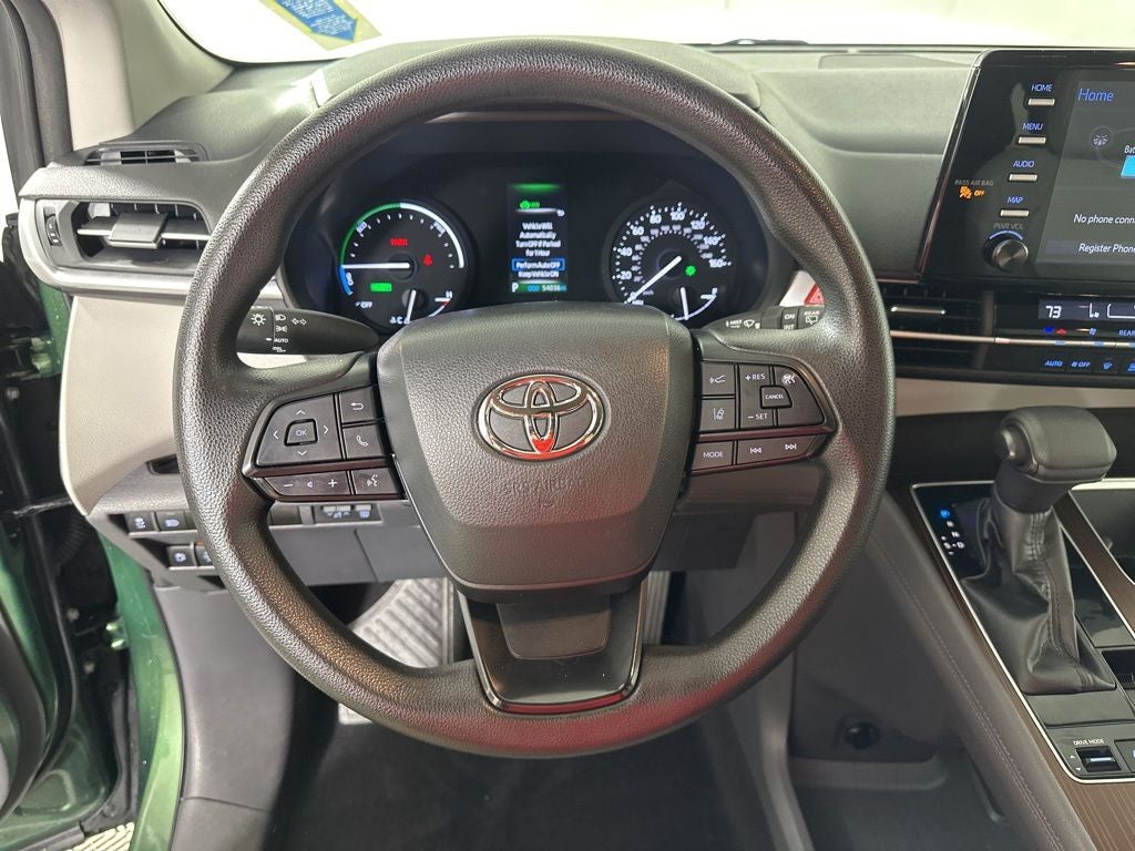 2022 Toyota Sienna LE 8 Passenger