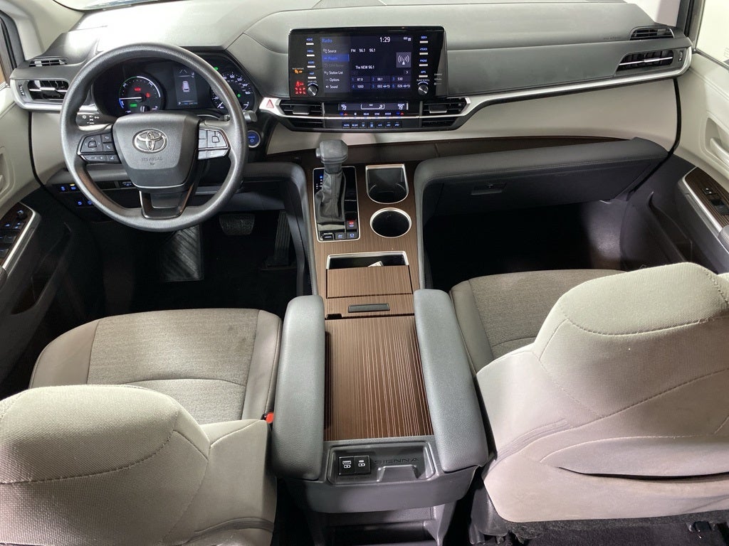 2024 Toyota Sienna LE 8 Passenger
