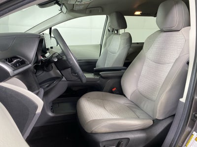 2024 Toyota Sienna LE 8 Passenger