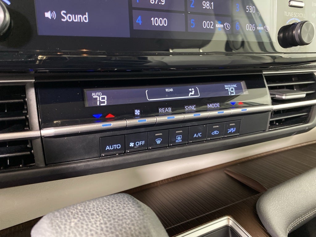 2024 Toyota Sienna LE 8 Passenger